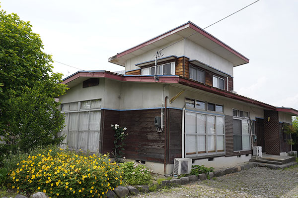 空き家に移り住む